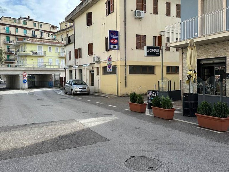 Attività commerciale in Vendita a San Benedetto del Tronto, 30'000€, 90 m²