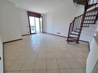 Appartamento in Vendita a Mirandola, 164'000€, 155 m²