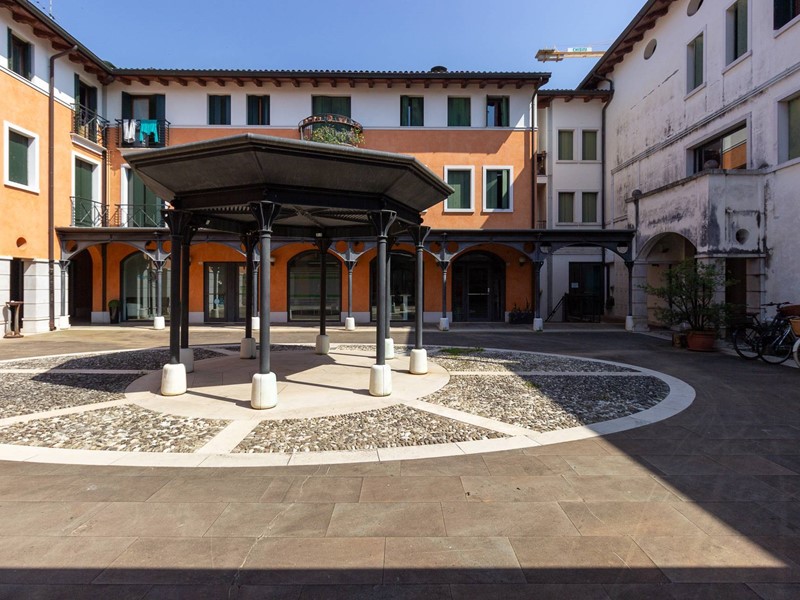 Immobile commerciale in Vendita a Sacile, 200'000€, 111 m²