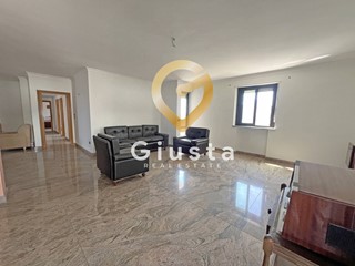 Quadrilocale in Vendita a Mesagne, 159'000&euro;, 166 m²