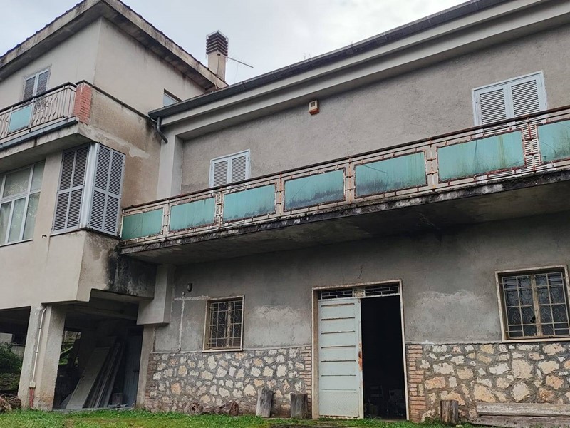 Casa Indipendente in Vendita a Segni, 139'000&euro;, 420 m²
