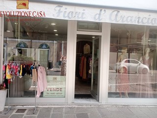 Immobile commerciale in Vendita a Monfalcone, 85'000€, 41 m²