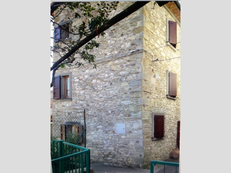 Casa Semi Indipendente in Vendita a Castel Focognano, 65'000&euro;, 108 m²