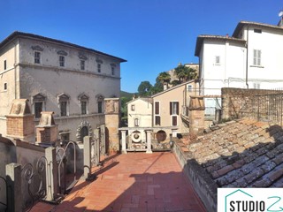 Trilocale in Vendita a Amelia, 109'000€, 166 m²