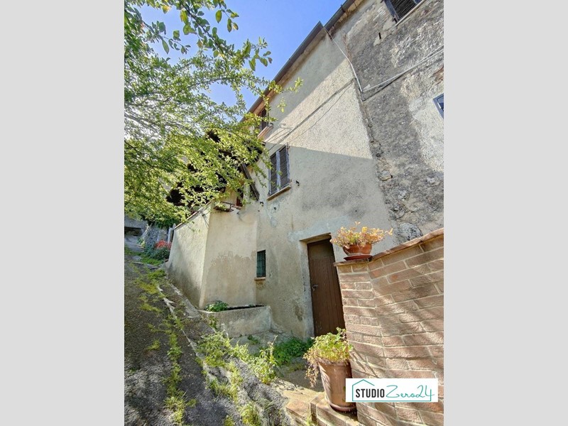 Trilocale in Vendita a Amelia, 17'000€, 103 m²