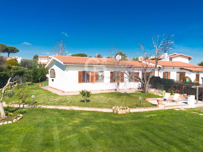 Villa in Vendita a Tarquinia, 345'000€, 90 m²