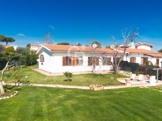 Villa in Vendita a Tarquinia, 345'000€, 90 m²