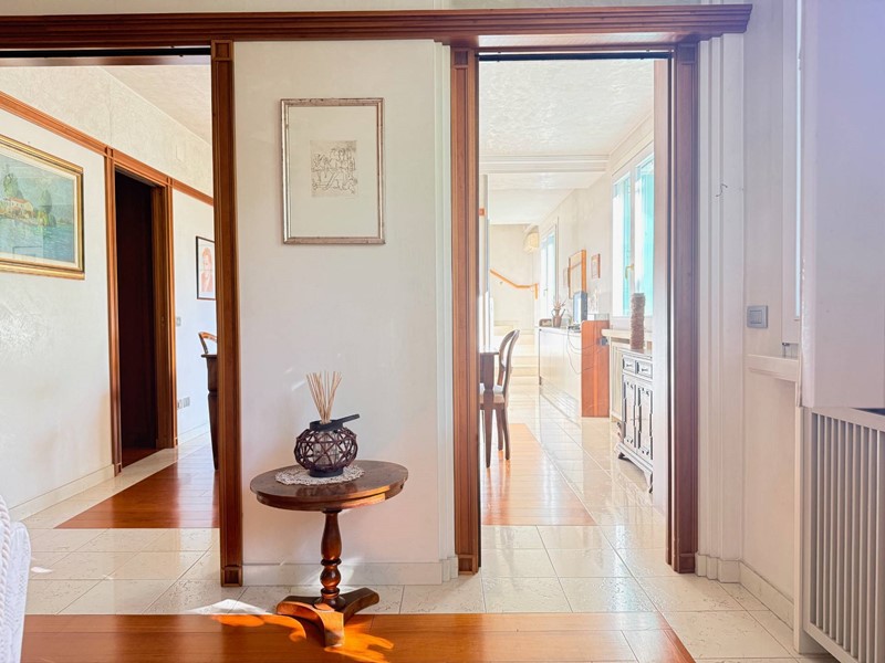 Quadrilocale in Vendita a Mantova, 295'000&euro;, 180 m²