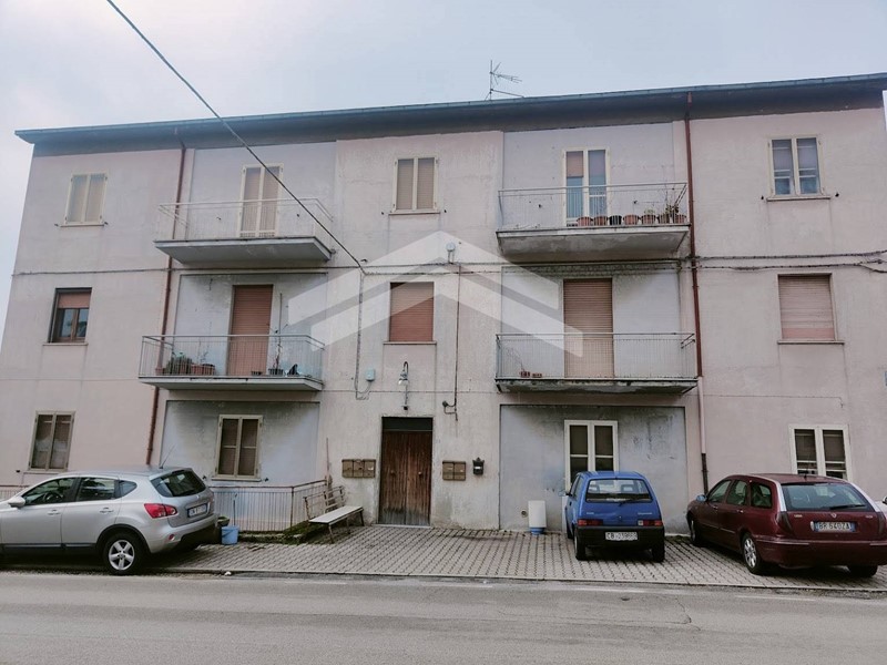 Quadrilocale in Vendita a Vinchiaturo, 65'000€, 105 m²