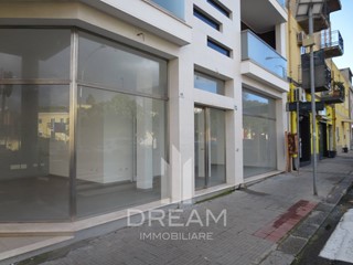 Immobile commerciale in Affitto a Cagliari, 800€, 30 m²