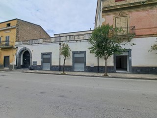 Attività commerciale in Affitto a Marigliano, 600€, 90 m²