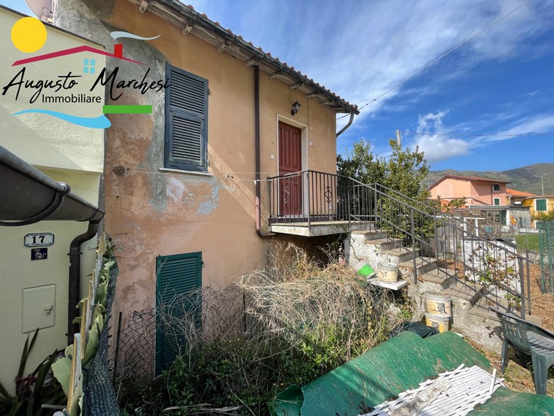 Quadrilocale in Vendita a Avegno, 95'000€, 70 m²
