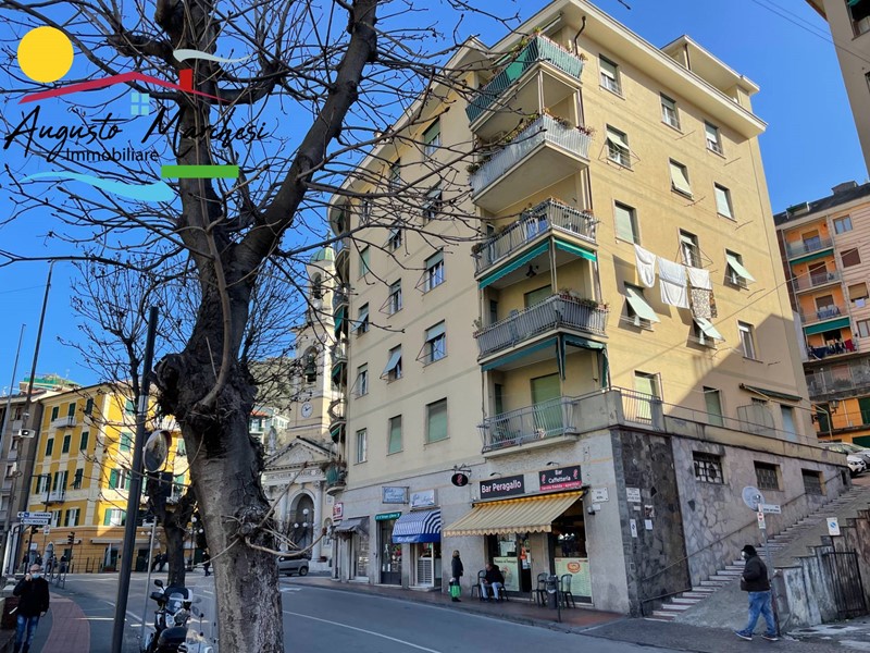 Appartamento in Affitto a Recco, 800€, 90 m²