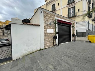 Immobile commerciale in Vendita a Ottaviano, 190'000€, 230 m²