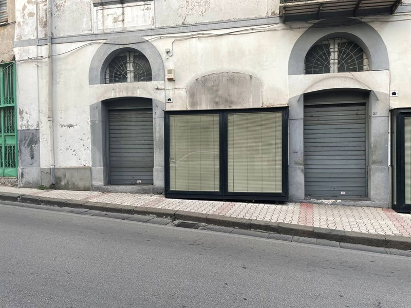Immobile commerciale in Vendita a Ottaviano, 650€, 90 m²
