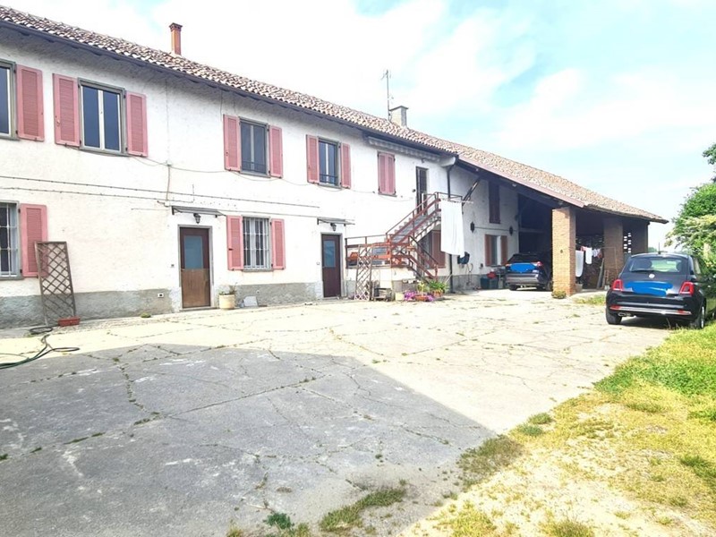 Casa Indipendente in Vendita a Cava Manara, 259'000€, 350 m²