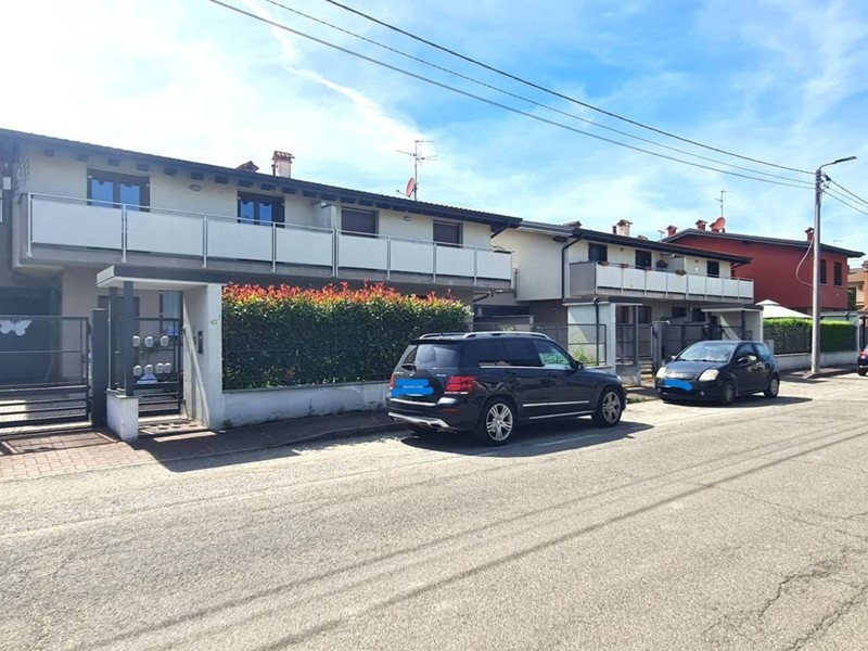 Trilocale in Vendita a Mezzanino, 99'000€, 80 m²