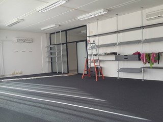 Ufficio in Affitto a Castelfranco di Sotto, 1'400€, 220 m²