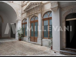 Appartamento in Vendita a Scicli, 550'000€, 300 m²