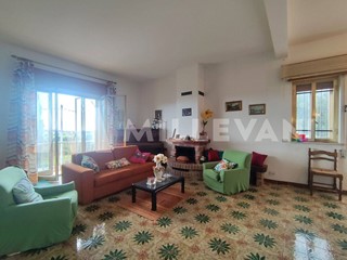 Appartamento in Vendita a Modica, 140'000€, 320 m²