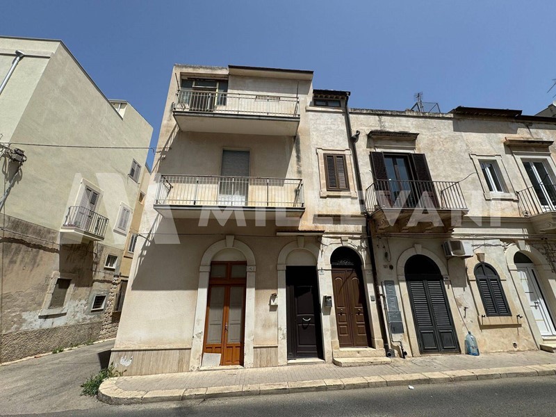 Casa Indipendente in Vendita a Scicli, 75'000€, 110 m²