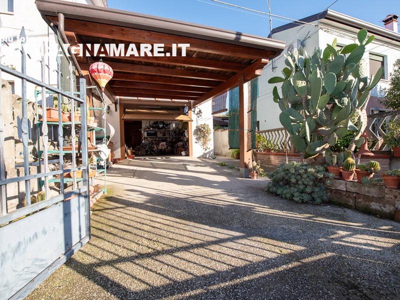 Villetta a schiera in Vendita a Codigoro, 65'000€, 80 m²