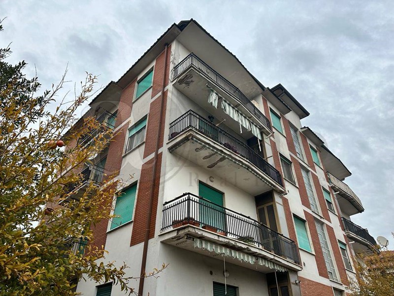 Appartamento in Vendita a Frosinone, 98'000€, 110 m²