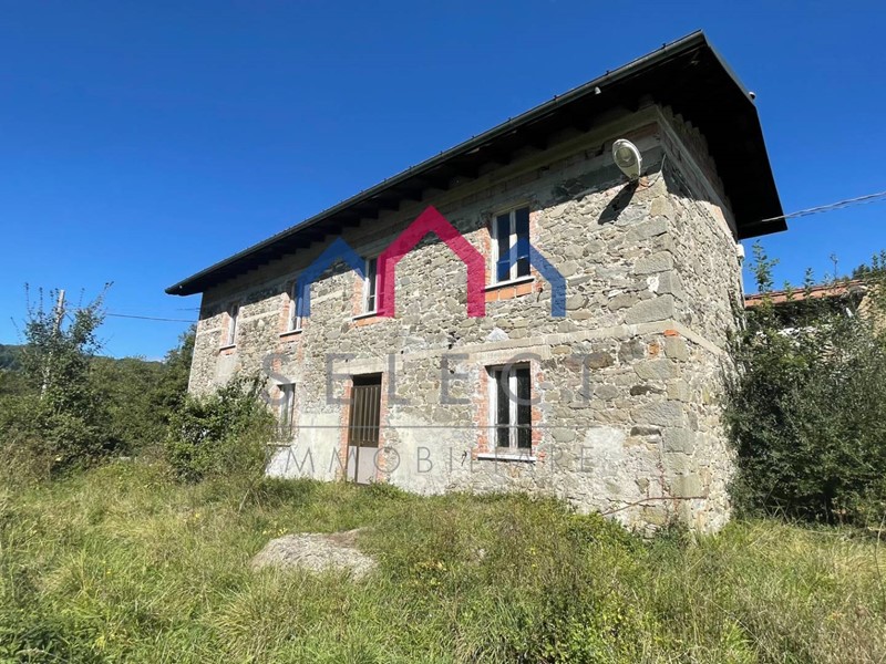 Rustico in Vendita a Minucciano, 80'000€, 140 m²