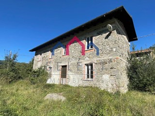 Rustico in Vendita a Minucciano, 80'000€, 140 m²