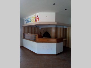 Immobile commerciale in Vendita a Sardara, 165'000€, 258 m²