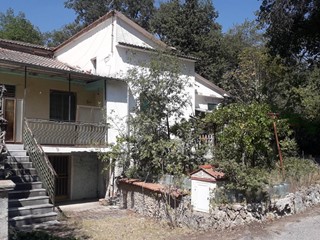 Casa Indipendente in Vendita a Roccamontepiano, 50'000€, 240 m²