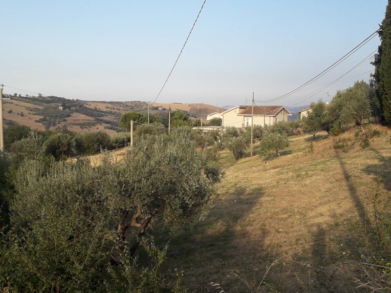 Terreno edificabile in Vendita a Alanno, 50'000€, 2800 m²