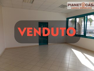 Immobile commerciale in Vendita a Spinetoli, 50'000€, 90 m²