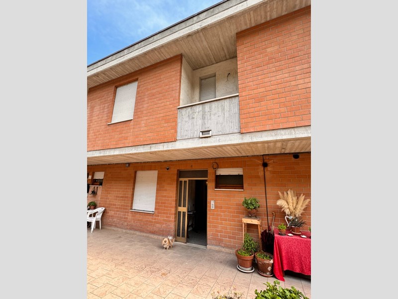 Villetta a schiera in Vendita a Monte Vidon Corrado, 103'000€, 145 m²