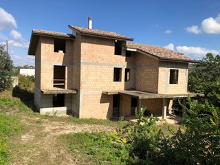 Villa in Vendita a Tortoreto, 100'000€, 400 m²