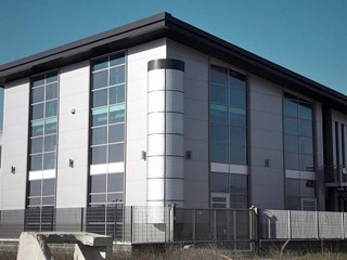 Ufficio in Affitto a Ponsacco, 400€, 15 m²