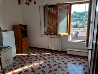 Appartamento in Vendita a Roccafluvione, 55'000€, 205 m²