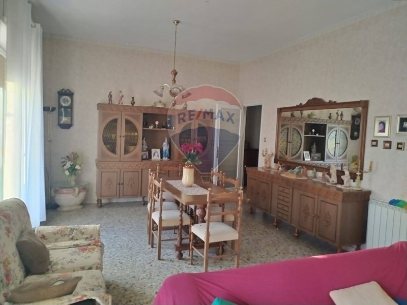 Appartamento in Vendita a Caltagirone, 65'000€, 145 m²