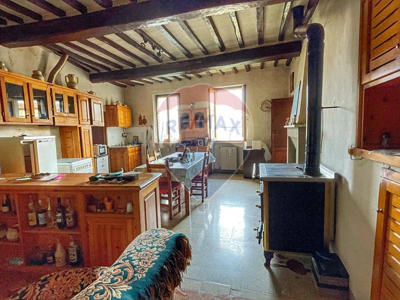 Appartamento in Vendita a Città di Castello, 130'000€, 135 m²