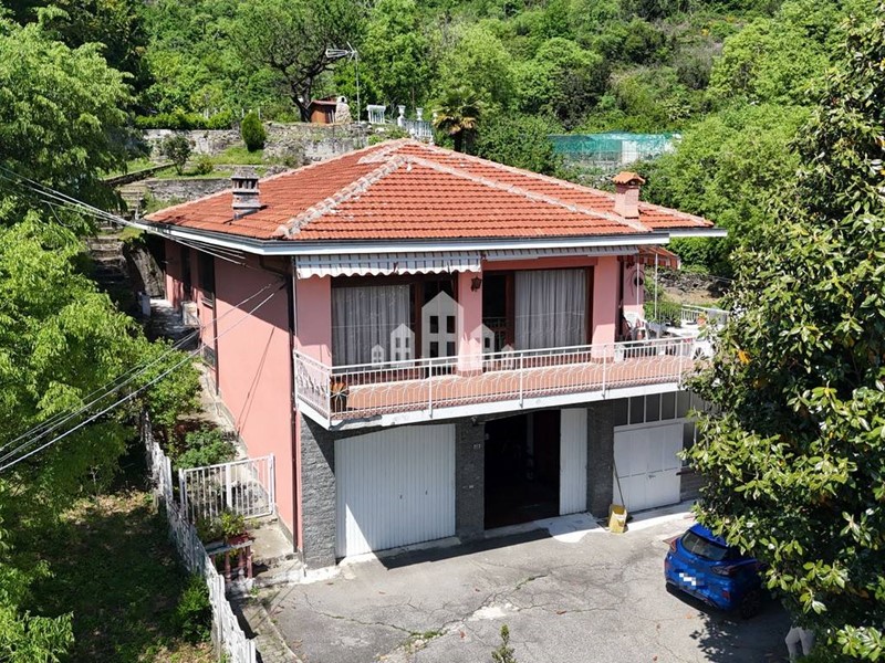 Casa Indipendente in Vendita a Pavone Canavese, 215'000€, 130 m²