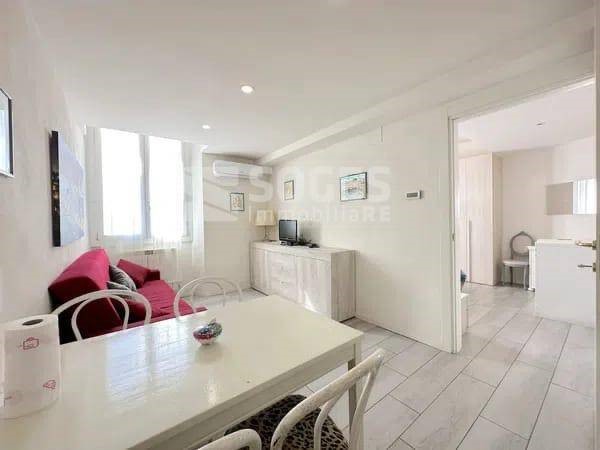 Appartamento in Vendita a Firenze, 550'000€, 150 m²