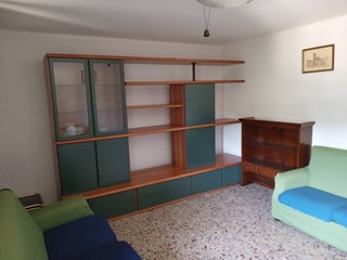 Appartamento in Vendita a Castelnuovo di Garfagnana, 57'000€, 85 m²