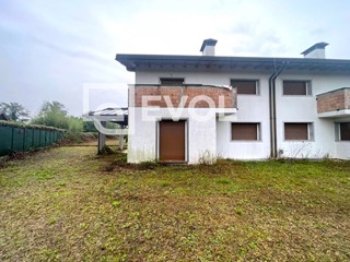 Villetta a schiera in Vendita a Basiliano, 250'000€, 160 m²