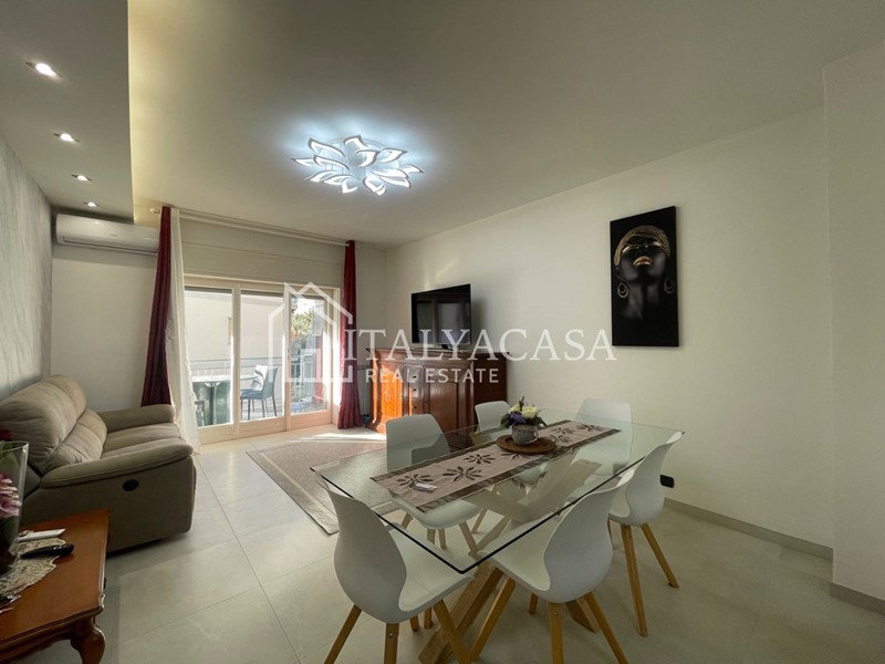 Trilocale in Vendita a Sanremo, 400'000€, 98 m²