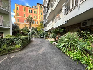 Trilocale in Vendita a Sanremo, 400'000€, 98 m²