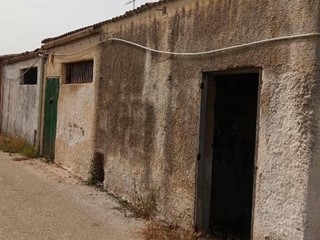 Magazzino in Vendita a Siracusa, 130'000€, 463 m²