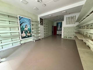 Negozio in Affitto a Caserta, 1'200€, 60 m²