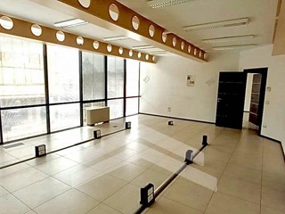 Ufficio in Affitto a Campobasso, 1'500€, 150 m²