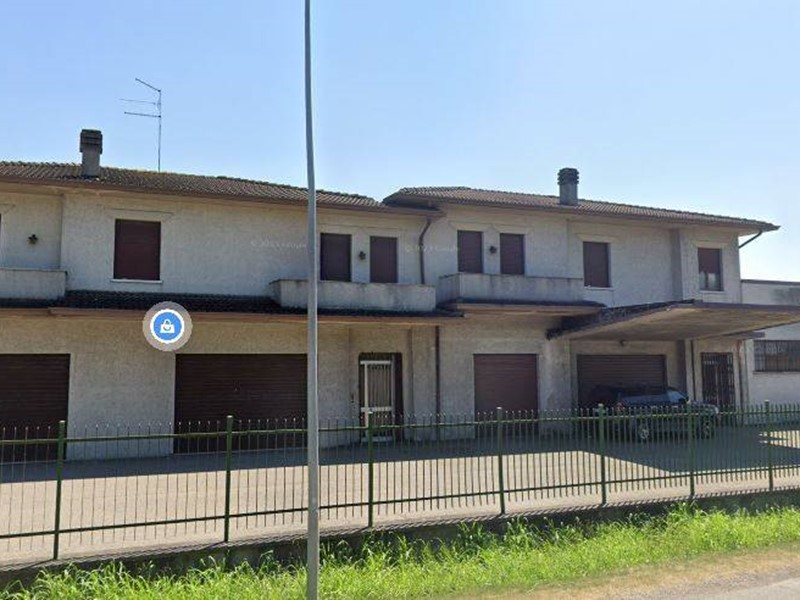 Casa Indipendente in Vendita a Curtatone, 280 m²