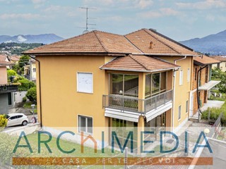 Casa Semi Indipendente in Vendita a Besozzo, 230'000€, 200 m²